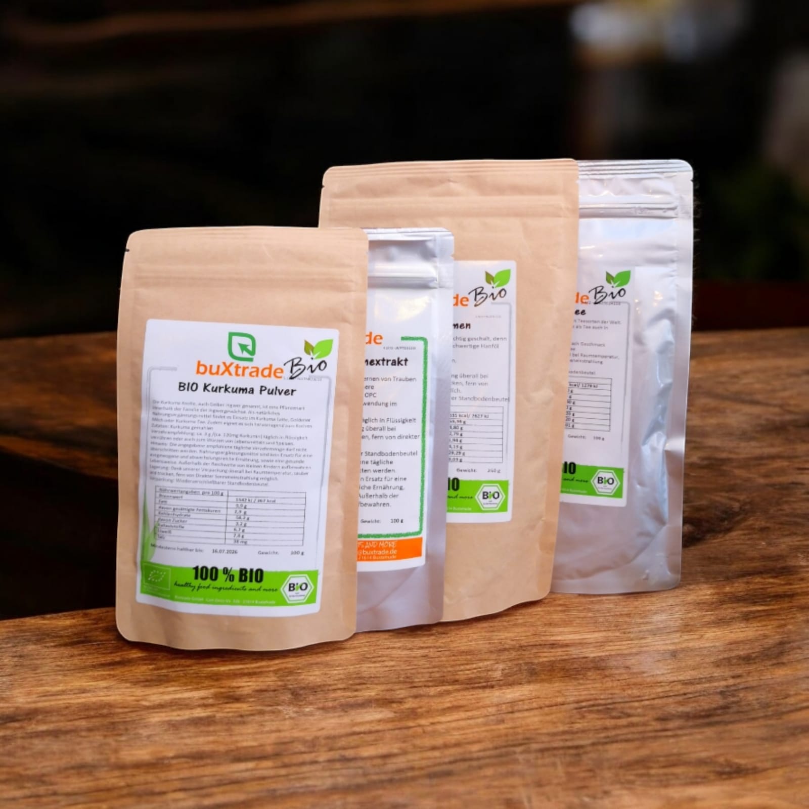 Vier naturreine Superfoods für Deinen gesunden Lifestyle. Ob im Smoothie, Müsli, Shake oder Latte – diese Pflanzenkraft stärkt dich von innen heraus.